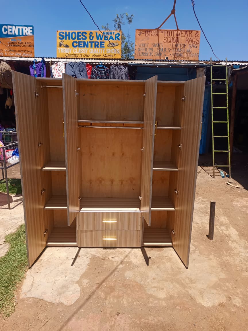 Fully closed wardrobe 5*6 @ 30000